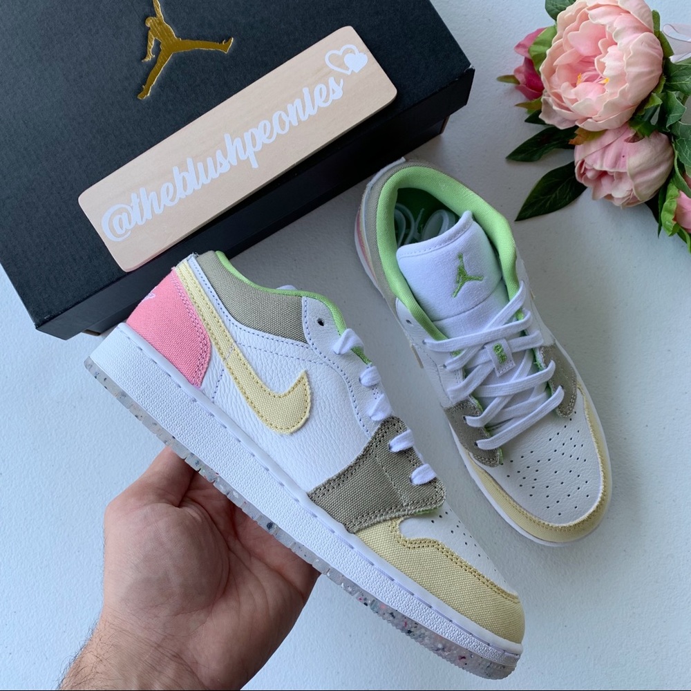 Air Jordan 1 Low NWT - Picture 3 of 11